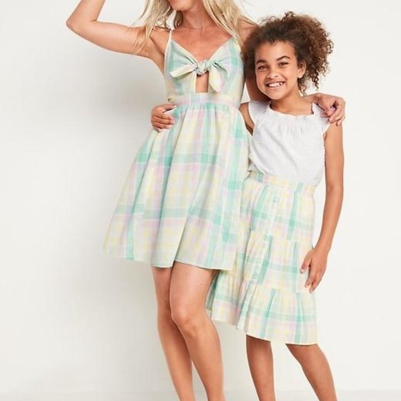 Old Navy Fit & Flare Tie-Front Smocked Printed Mini Cami Dress for Women New - Picture 3 of 9